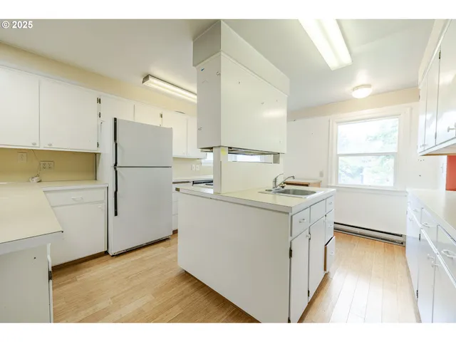 $539,000 | 412 West 17th Avenue, Eugene, OR 97401