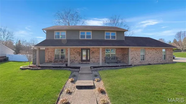 $399,500 | 1309 East 3rd Street, O'Fallon, IL 62269