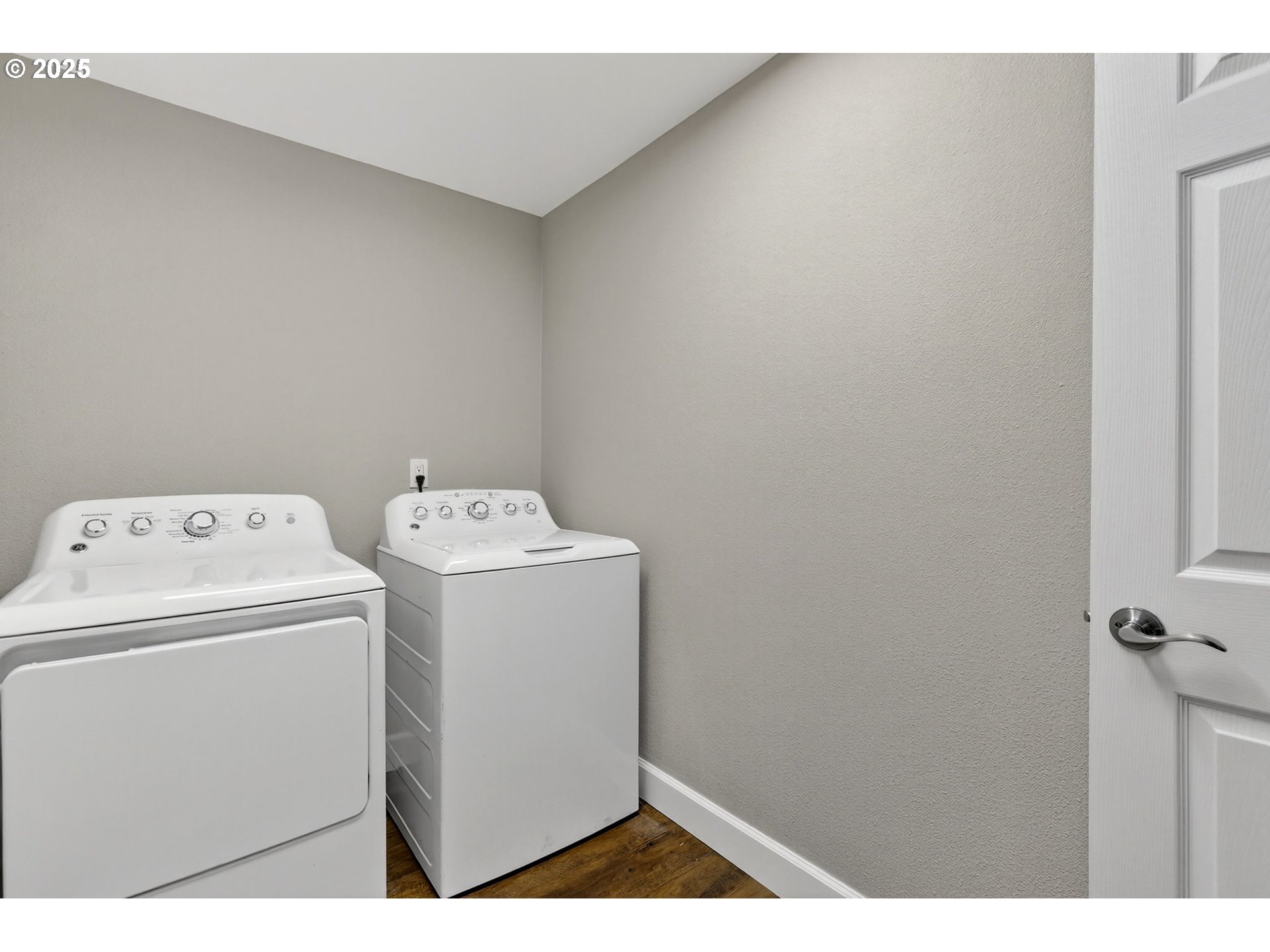 5118 Northeast Jarrett Street Portland, OR 97218 - Photo 39 of 46 a utility room with dryer and washer