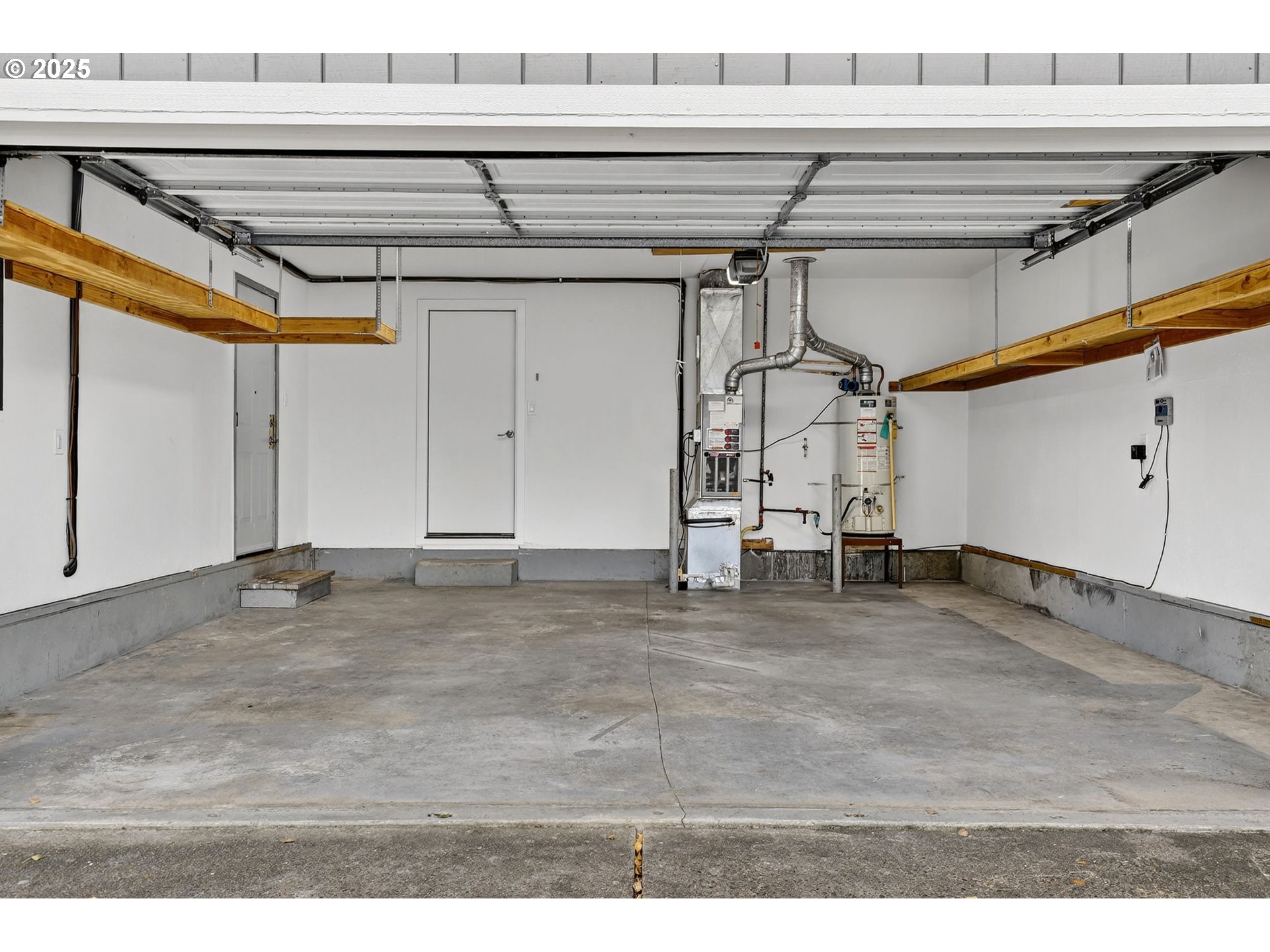 5118 Northeast Jarrett Street Portland, OR 97218 - Photo 42 of 46 a view of a room with gym equipment