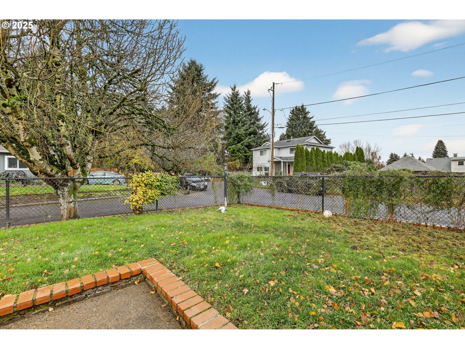 5118 Northeast Jarrett Street Portland, OR 97218 - Photo 43 of 46 a view of a garden