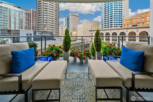 $949,000 | 1920 4th Avenue, Unit 408, Seattle, WA 98101
