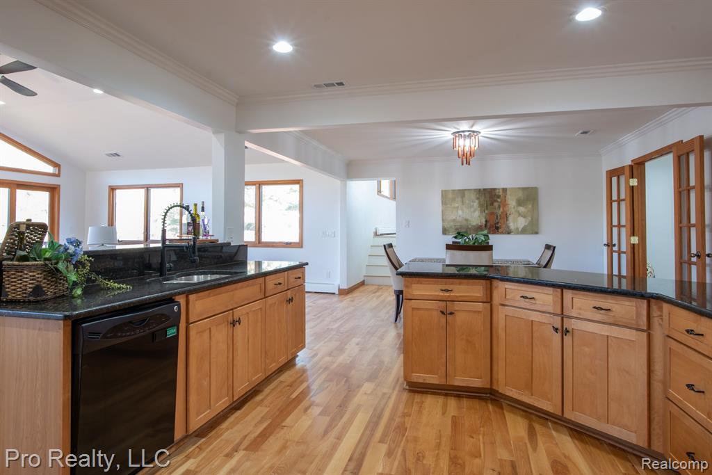 29632 Pond Ridge Road Farmington Hills, MI 48334 - Photo 12 of 32