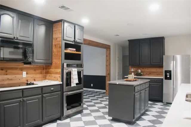 $3,200 | 2808 Peachtree Lane, Pantego, TX 76013