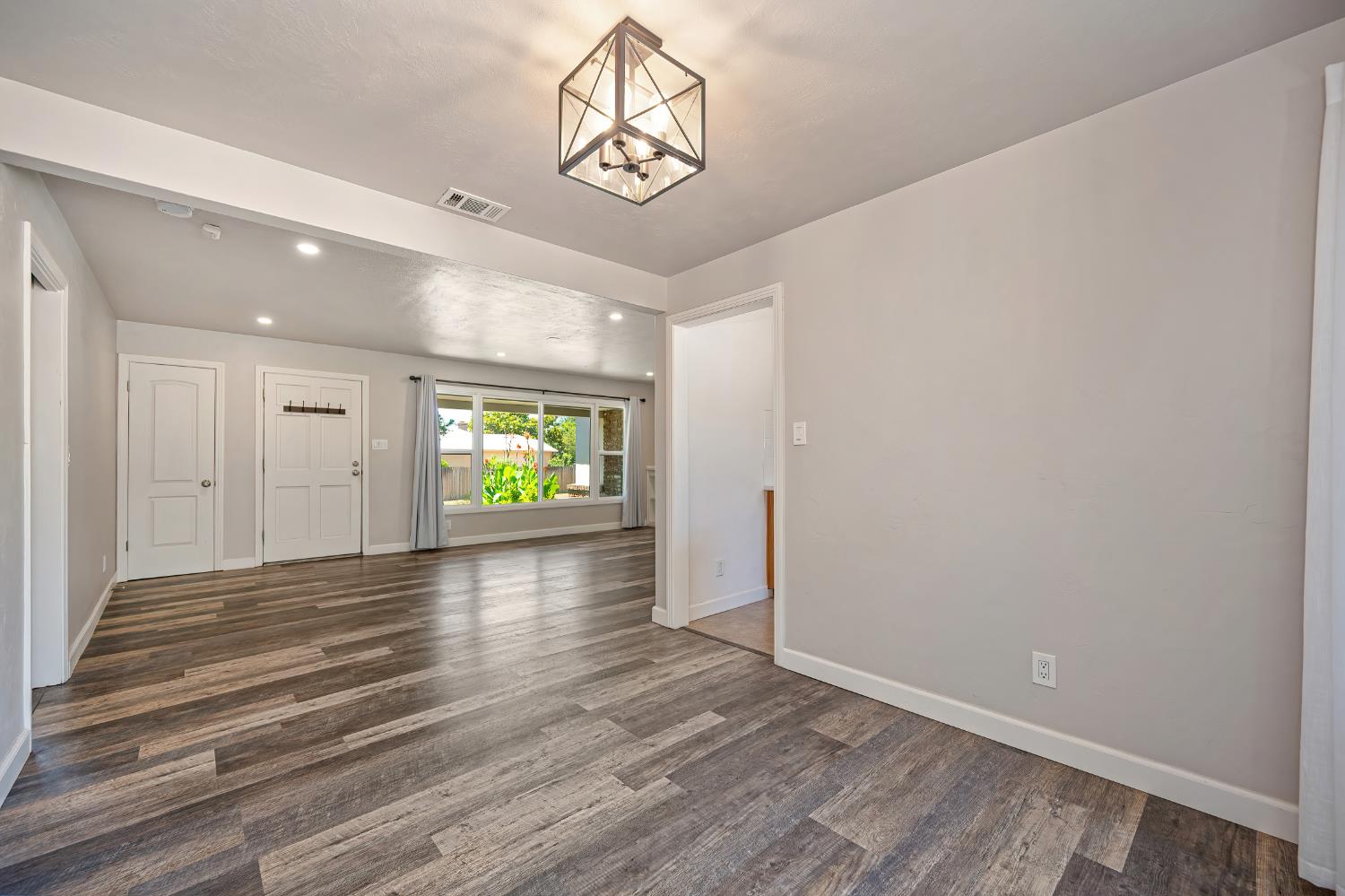 3256 Strevel Way Sacramento, CA 95821 - Photo 14 of 50