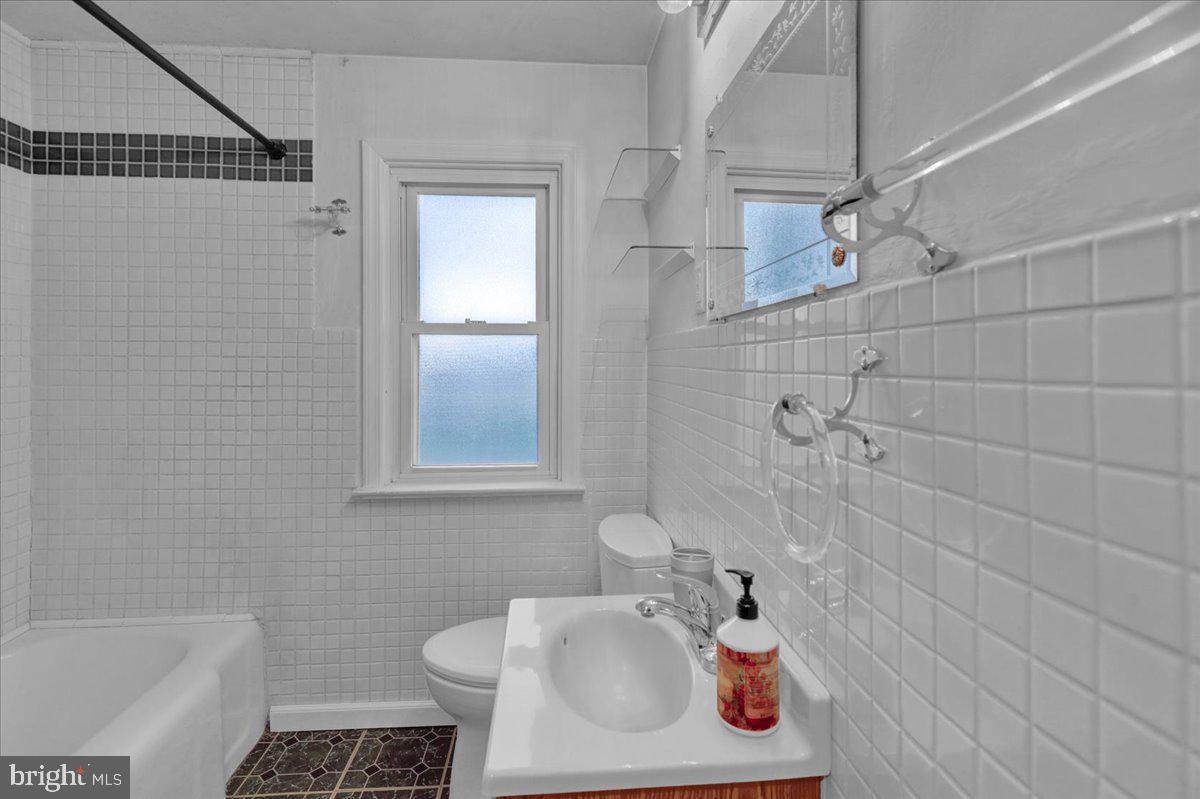 2167 Reading Boulevard Reading, PA 19609 - Photo 12 of 28