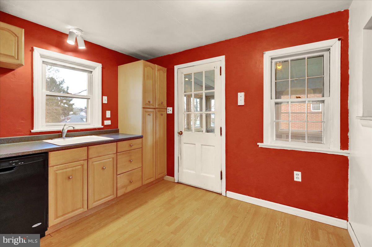 2167 Reading Boulevard Reading, PA 19609 - Photo 4 of 28