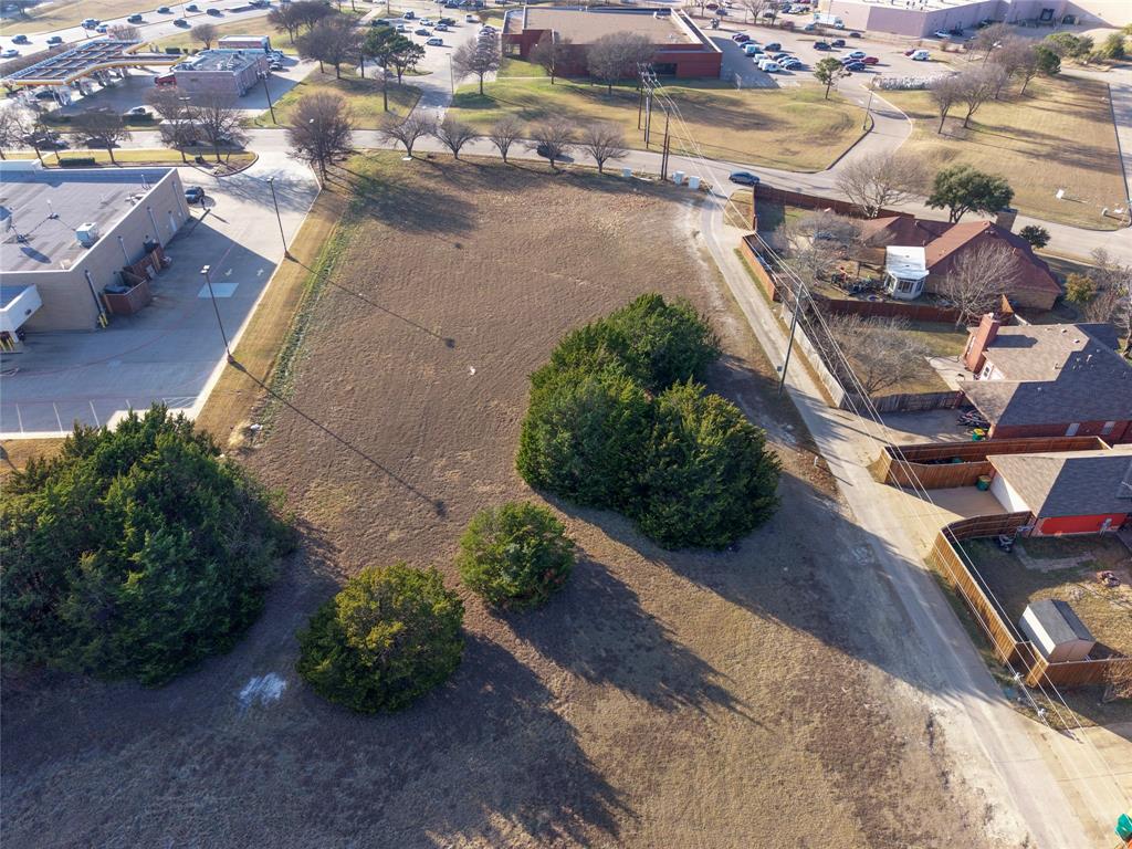 517 East Belt Line Road Cedar Hill, TX 75104 - Photo 4 of 14 a view of outdoor space and yard