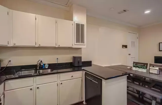 $1,700 | 8605 Rockwood Lane, Unit B, Austin, TX 78757