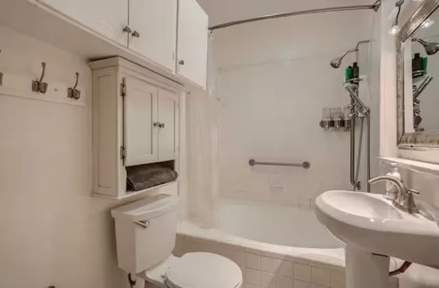 $1,700 | 8605 Rockwood Lane, Unit B, Austin, TX 78757