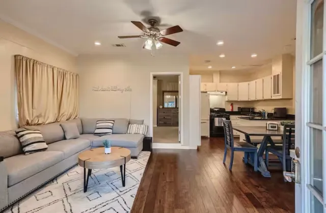 $1,700 | 8605 Rockwood Lane, Unit B, Austin, TX 78757