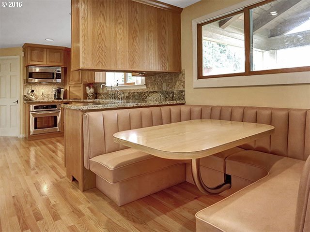 32855 Southeast Compton Road Boring, OR 97009 - Photo 11 of 31 Breakfast Area