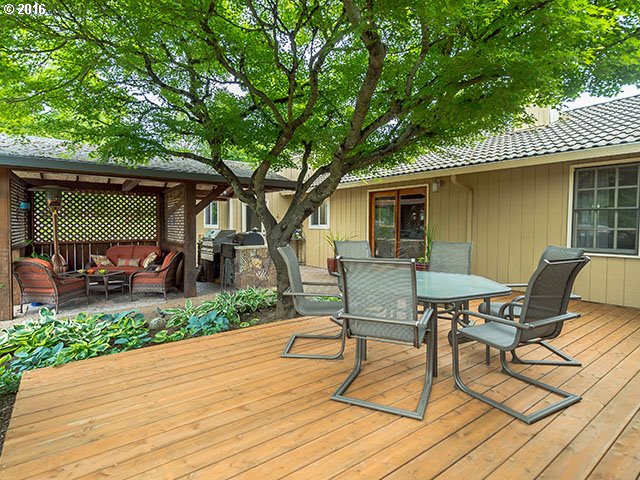 32855 Southeast Compton Road Boring, OR 97009 - Photo 23 of 31 Deck