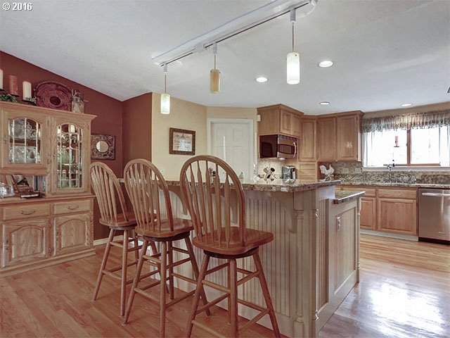 32855 Southeast Compton Road Boring, OR 97009 - Photo 8 of 31 Kitchen