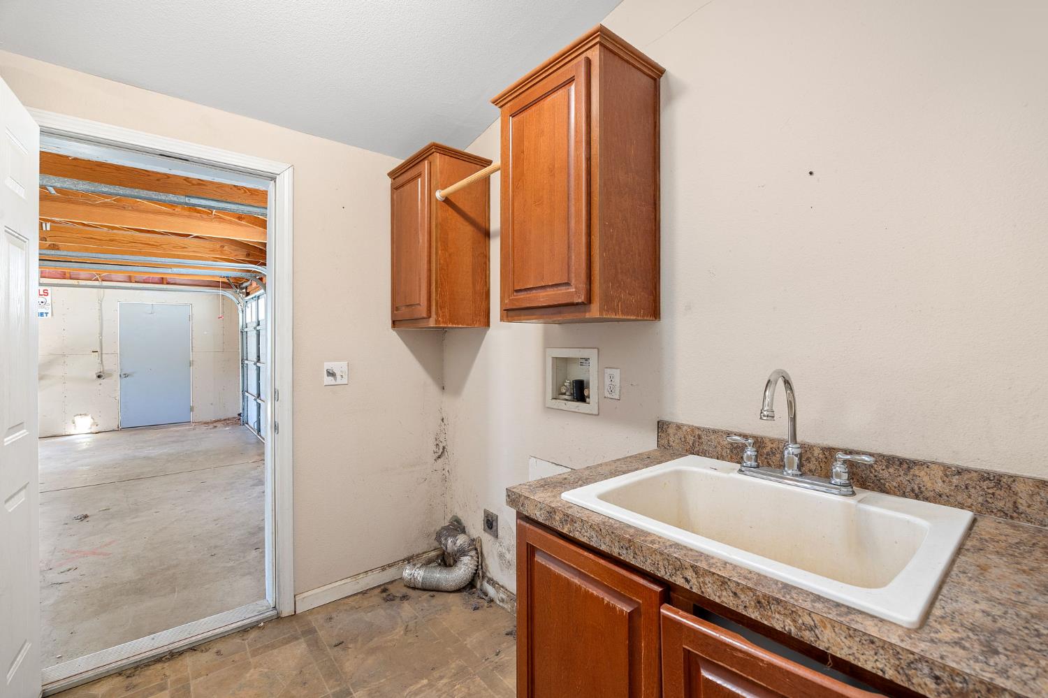 2970 Texas Hill Road Placerville, CA 95667 - Photo 25 of 46 a bathroom with a granite countertop sink and a mirror