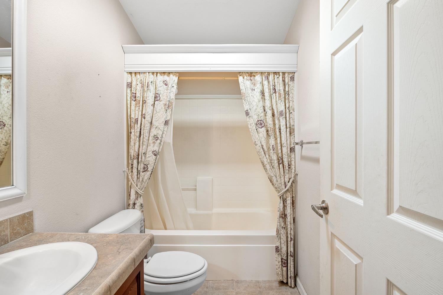 2970 Texas Hill Road Placerville, CA 95667 - Photo 26 of 46 a bathroom with a toilet and a shower