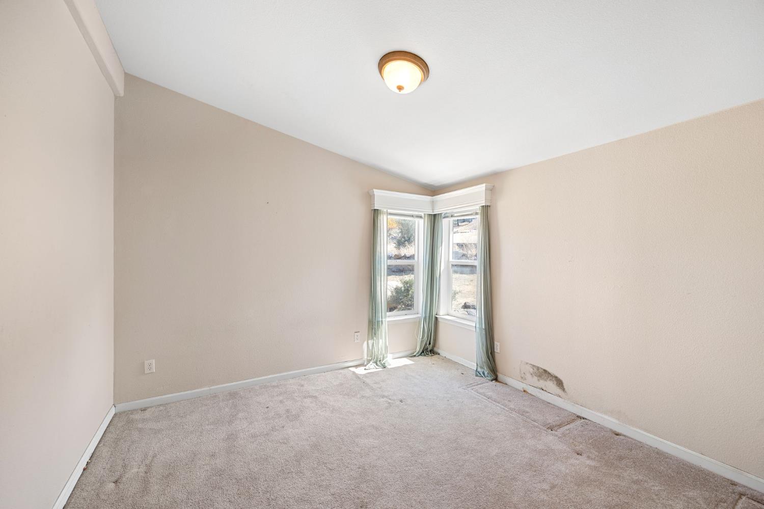 2970 Texas Hill Road Placerville, CA 95667 - Photo 28 of 46 a view of an empty room