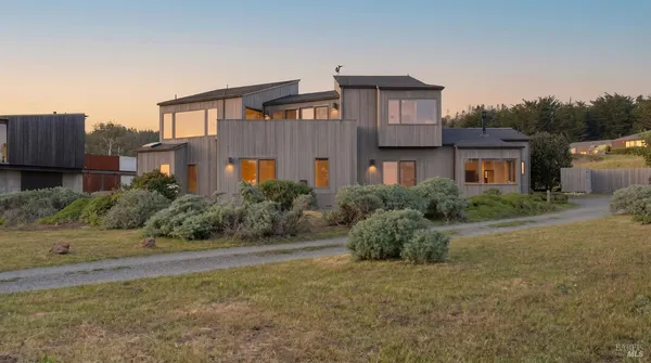 $2,160,000 | 36804 Green Cove Drive, The Sea Ranch, CA 95497