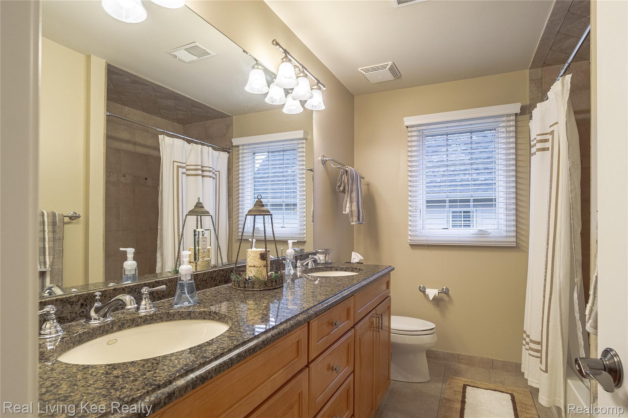 309 Ferndale Avenue Rochester, MI 48307 - Photo 56 of 75 Interiors (43 of 62).jpg