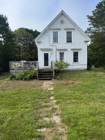 $239,000 | 111 East Main Street, Vinalhaven, ME 04863