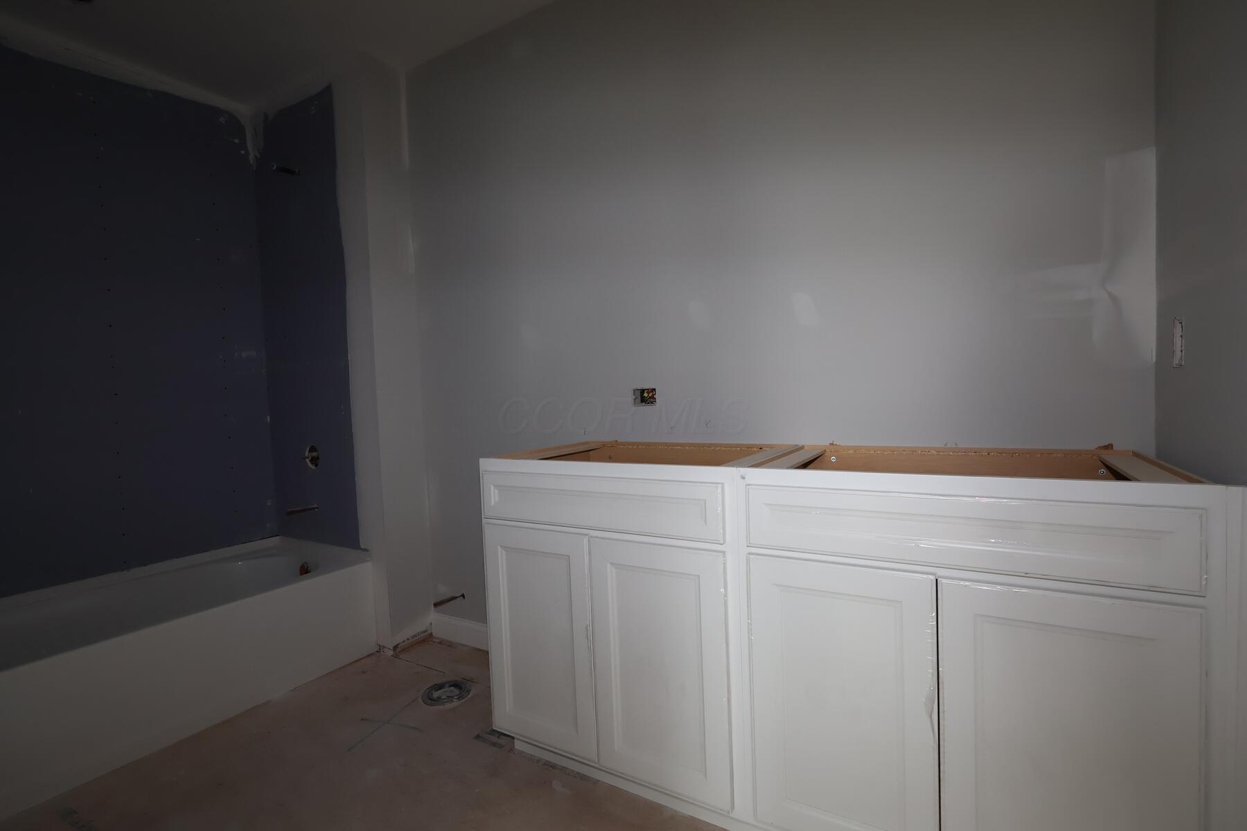 422 Cherry Hills Road Commercial Point, OH 43116 - Photo 9 of 21 Bathroom