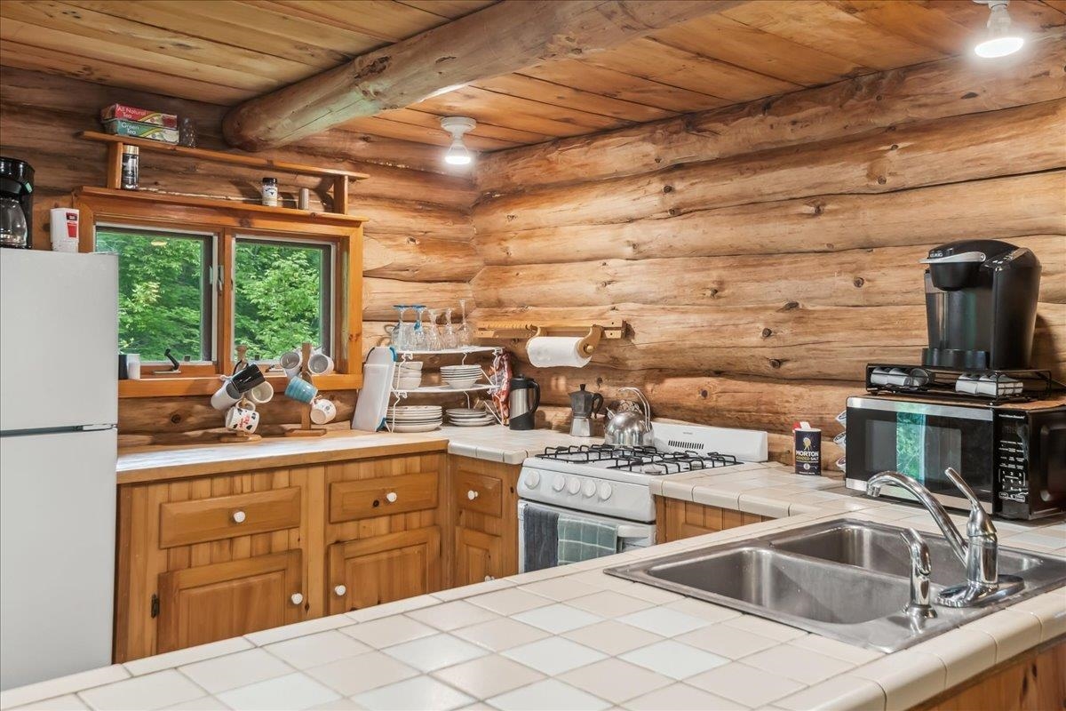 458 Woodcock Road Plainfield, VT 05667 - Photo 15 of 55