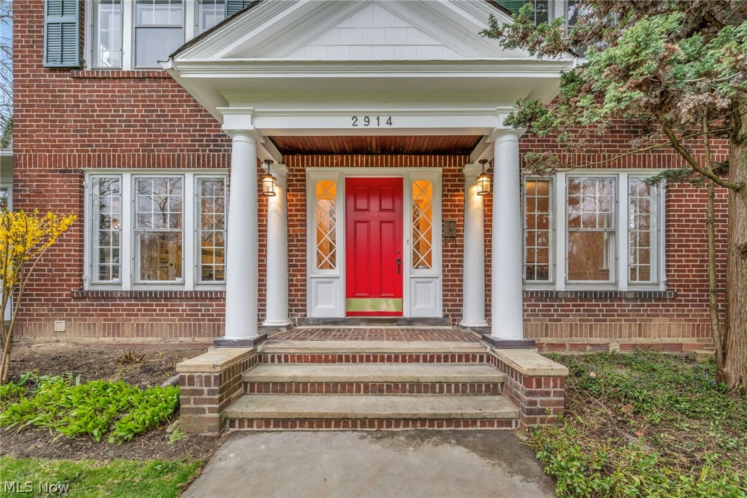 2914 Chadbourne Road Cleveland, OH 44120 - Photo 4 of 48 View of entrance to property