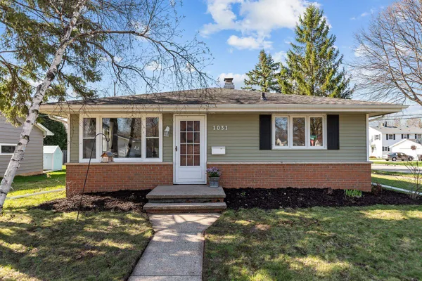 $284,900 | 1031 West Roberts Avenue, Appleton, WI 54914