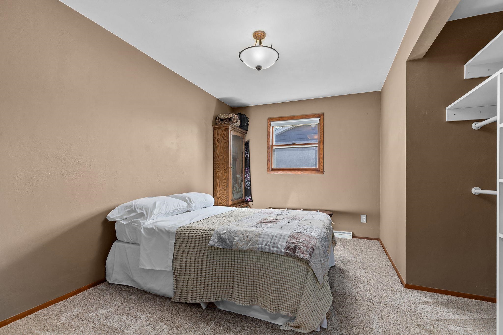 1031 West Roberts Avenue Appleton, WI 54914 - Photo 12 of 33
