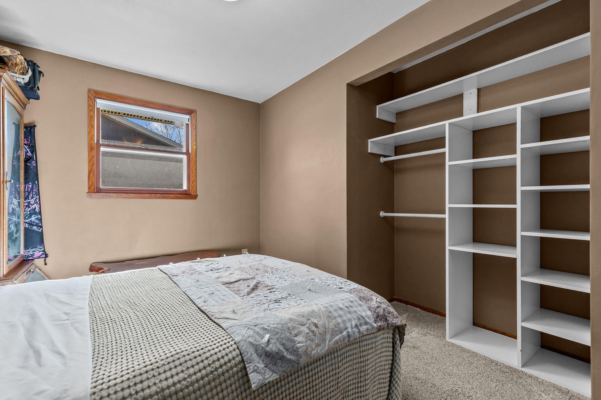 1031 West Roberts Avenue Appleton, WI 54914 - Photo 13 of 33