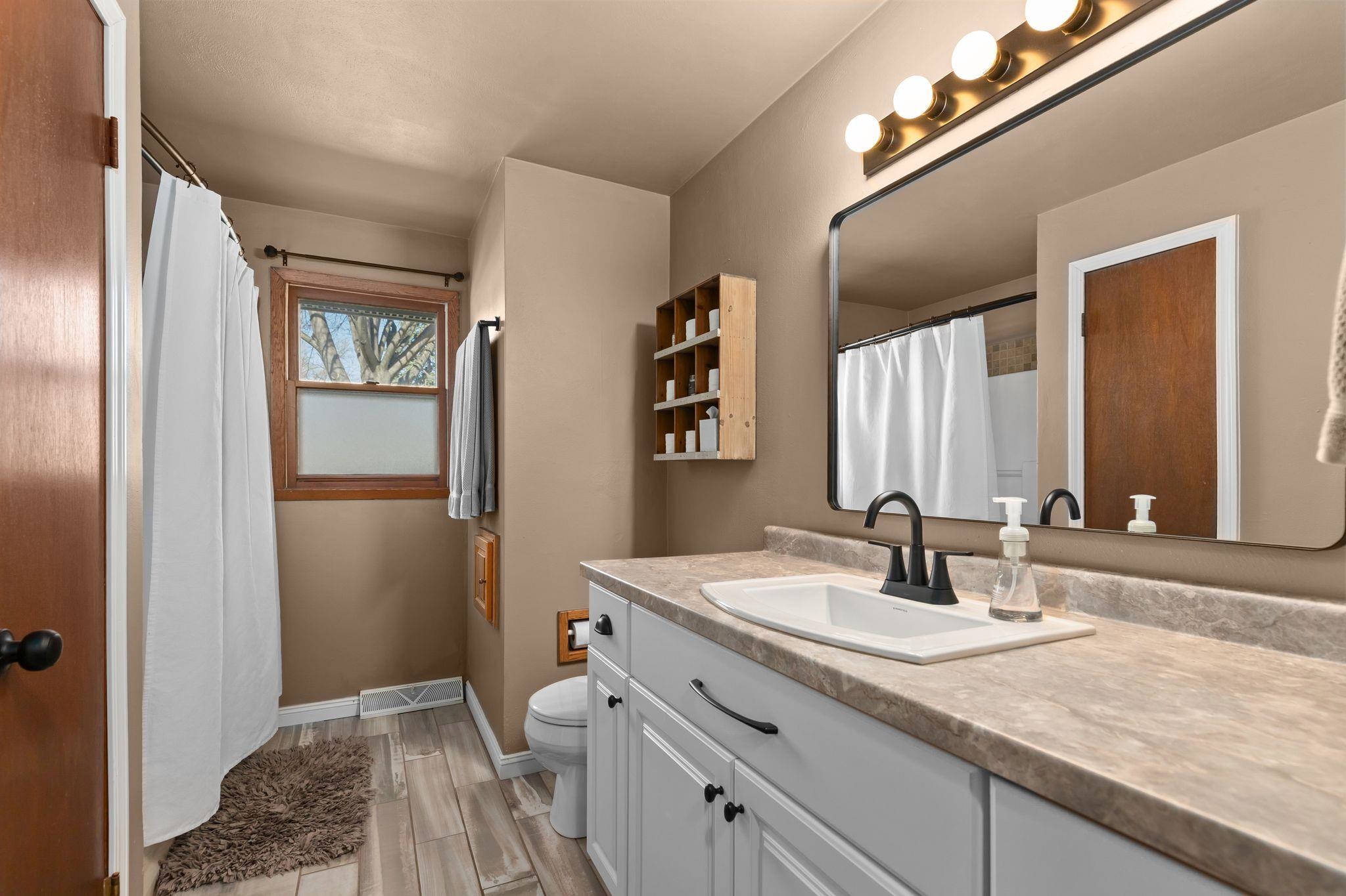 1031 West Roberts Avenue Appleton, WI 54914 - Photo 14 of 33