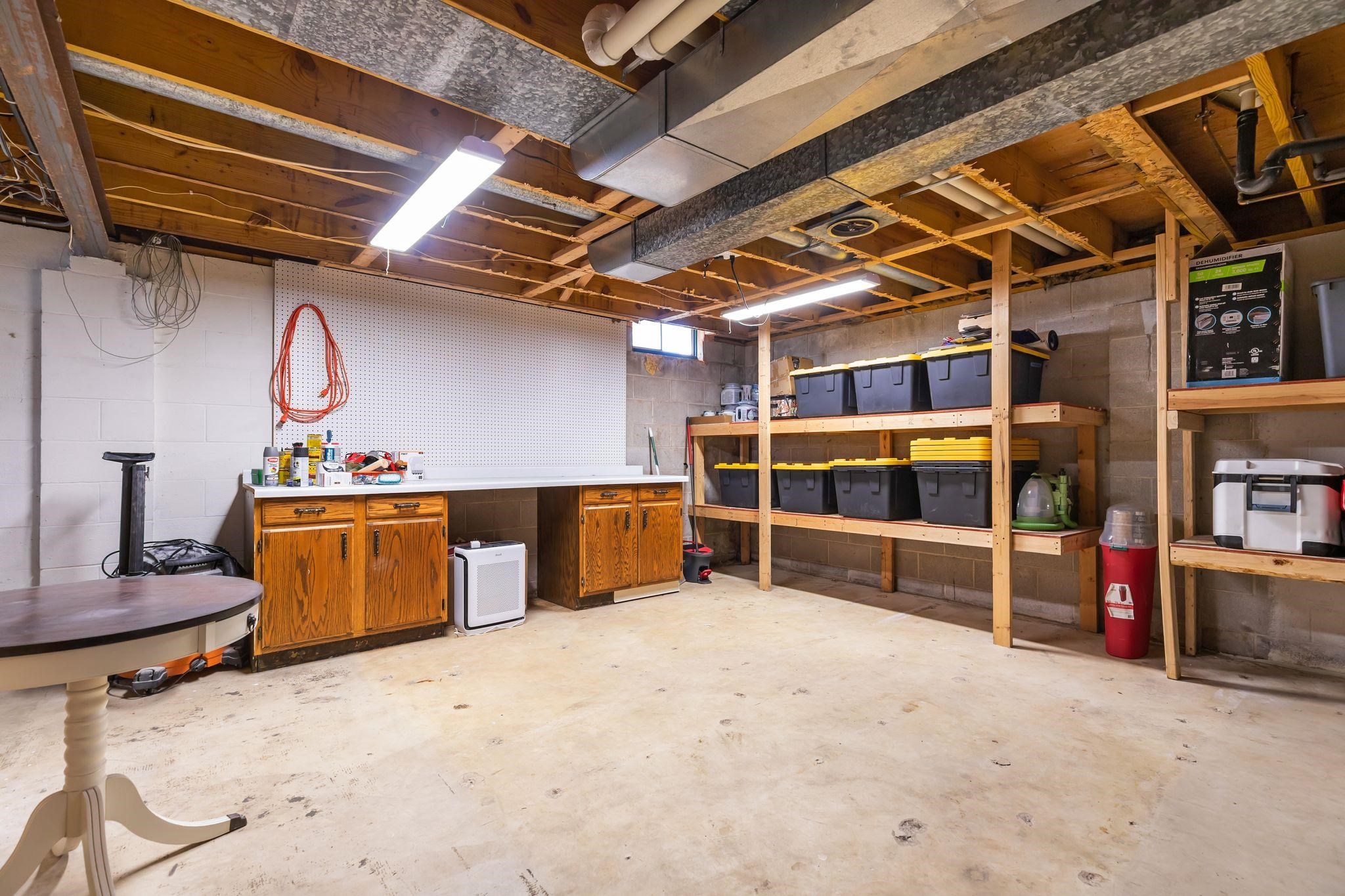 1031 West Roberts Avenue Appleton, WI 54914 - Photo 25 of 33