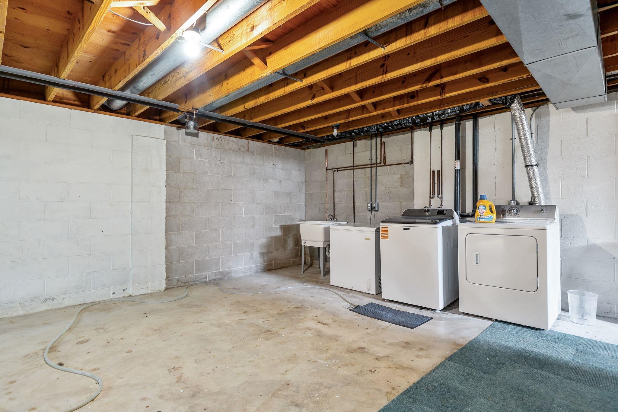 1031 West Roberts Avenue Appleton, WI 54914 - Photo 26 of 33