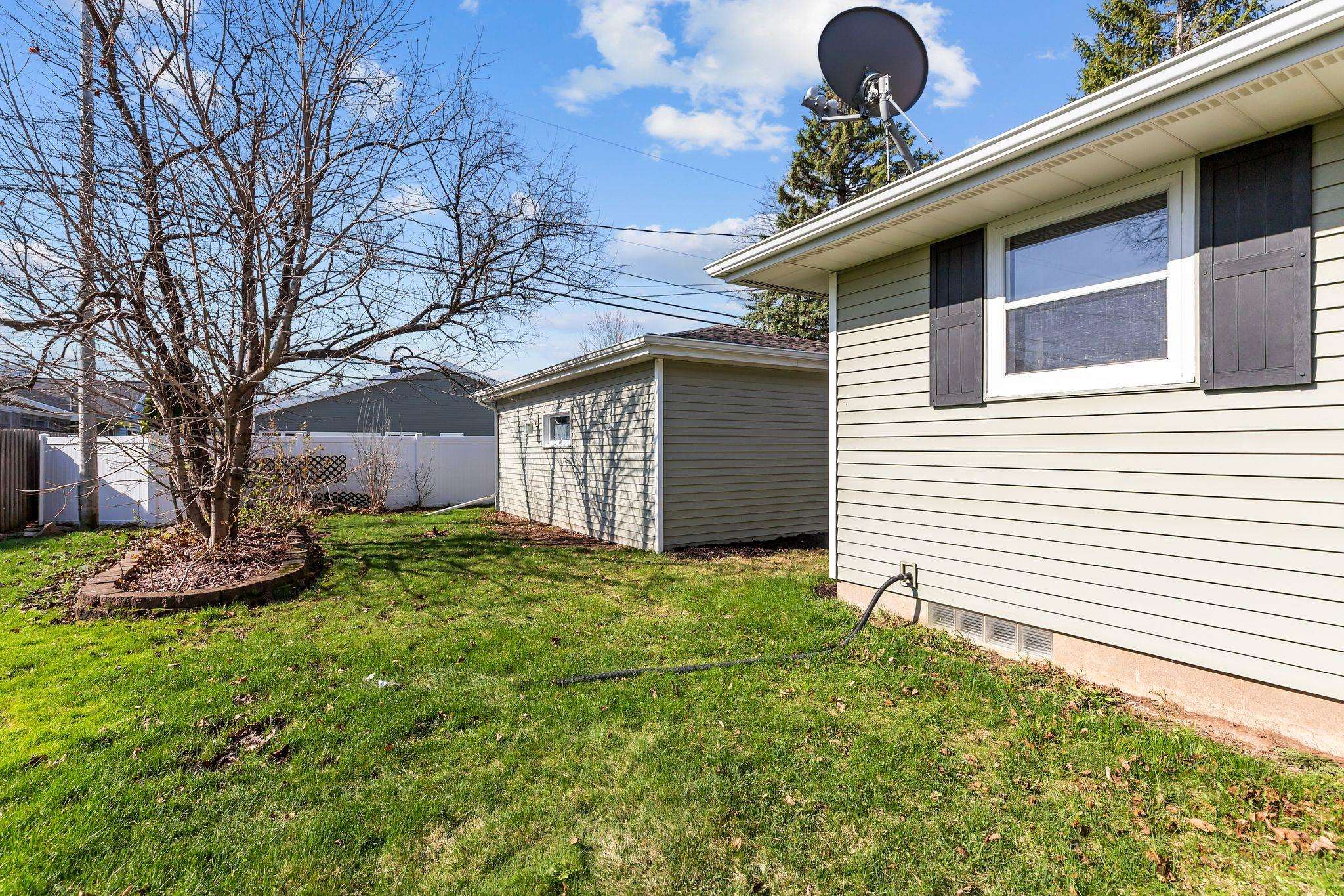 1031 West Roberts Avenue Appleton, WI 54914 - Photo 27 of 33