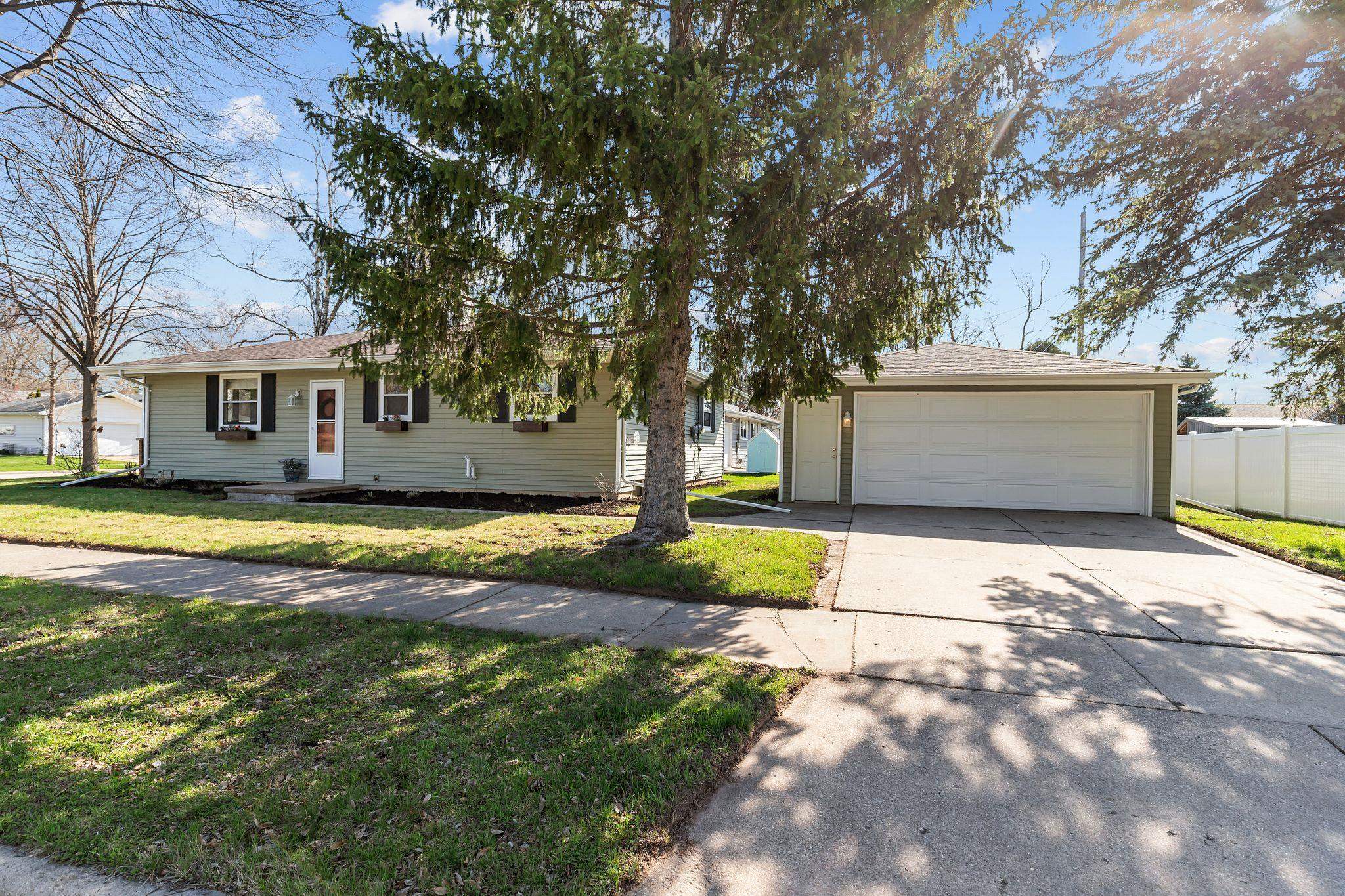 1031 West Roberts Avenue Appleton, WI 54914 - Photo 30 of 33