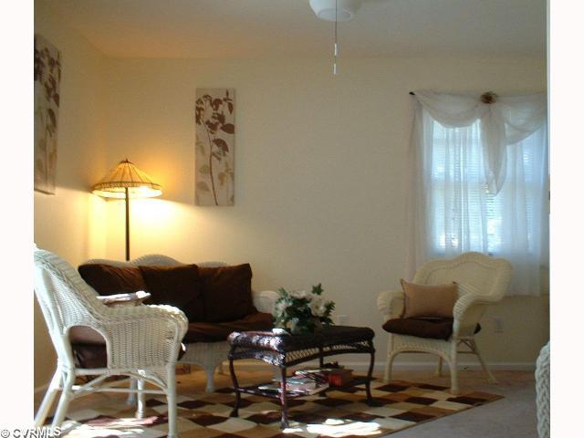 5514 Rollingway Road Chesterfield, VA 23832 - Photo 8 of 12 Den/Family/Great Room - Family room off kitchen. Or could be 5th bedroom!