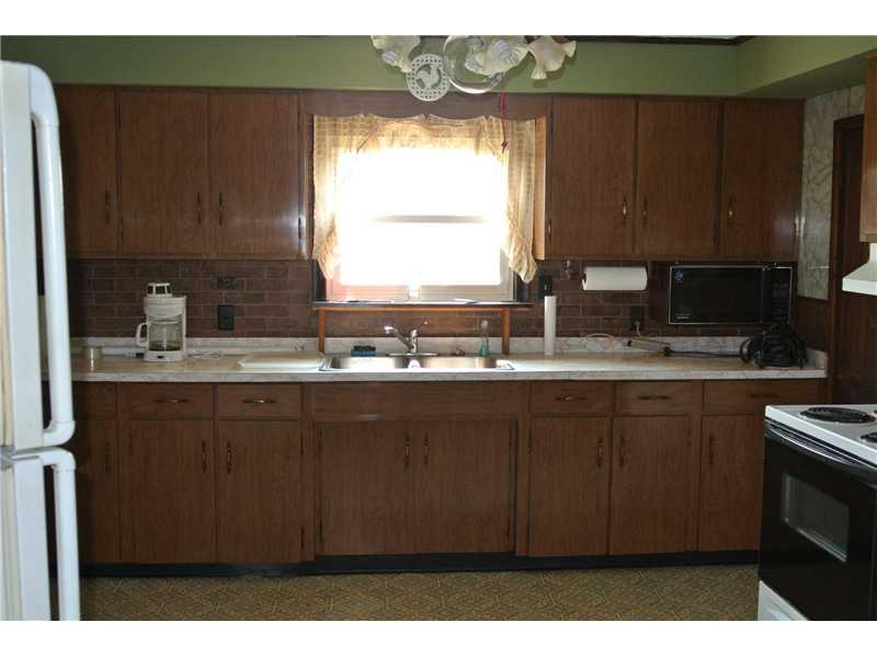 652 Bell Point Road Apollo, PA 15613 - Photo 3 of 12 Kitchen.