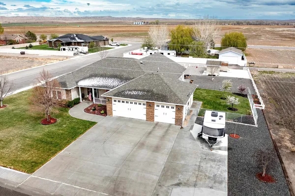 $525,000 | 532 North Road 11, Worland, WY 82401