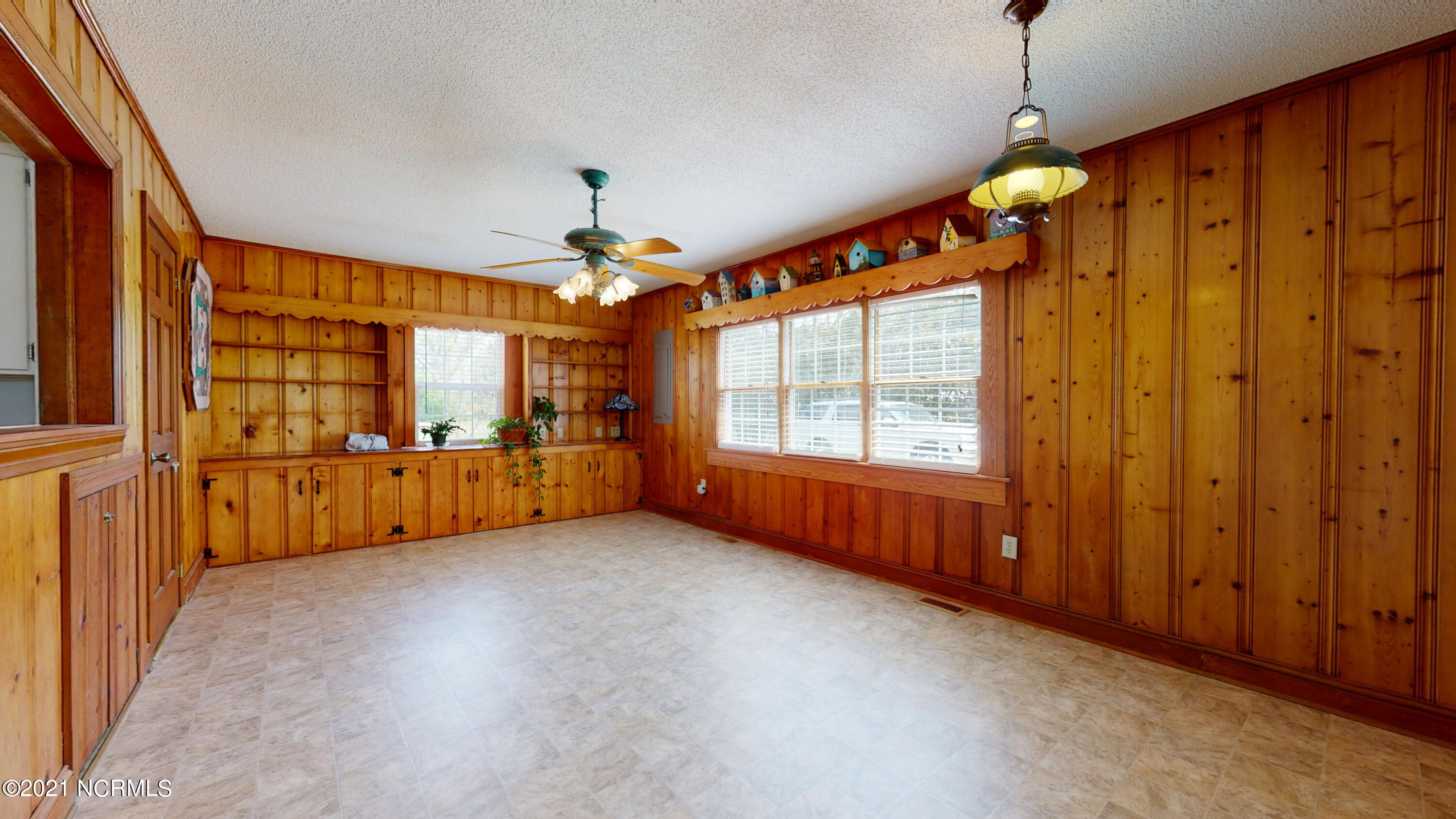 639 Sumrell Road Ayden, NC 28513 - Photo 10 of 52 Dining/den combo