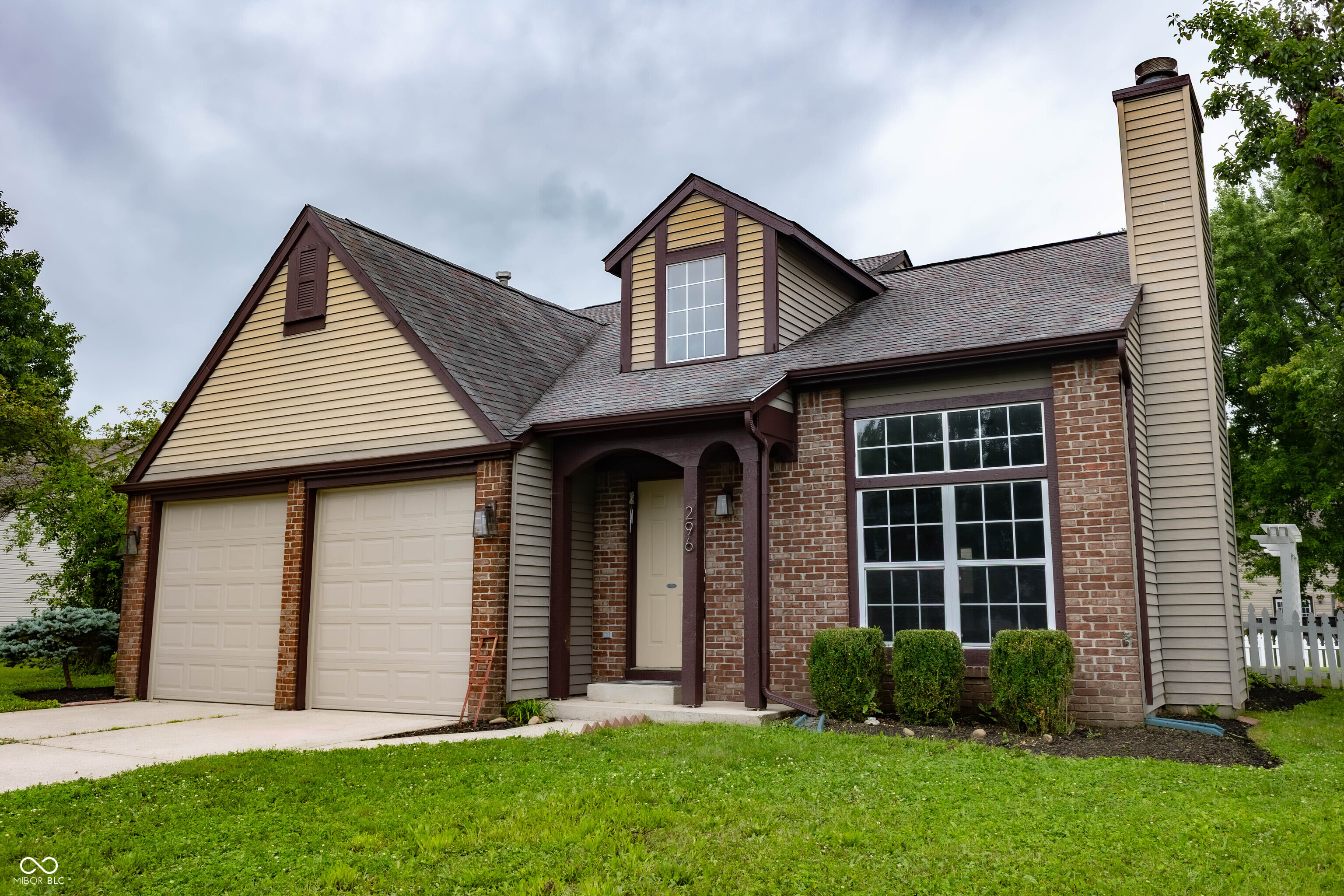 296 Watercrest Way Avon, IN 46123 - Photo 2 of 26