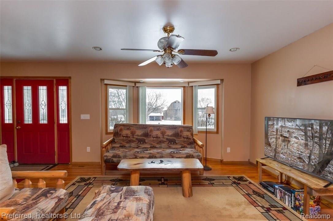 6165 Dutcher Road Howell, MI 48843 - Photo 8 of 22 Do you love the furniture? Seller says it is negotiable!