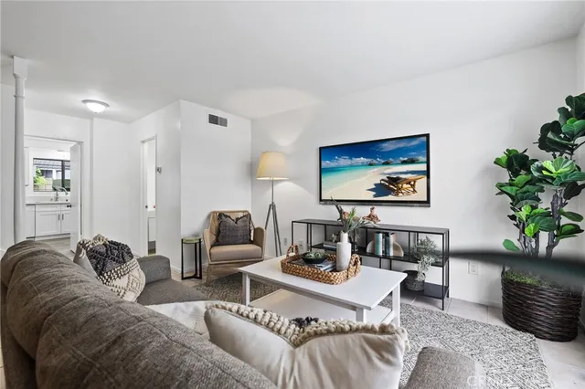 $4,500 | 3342 Bradbury Road, Unit 34, Rossmoor, CA 90720