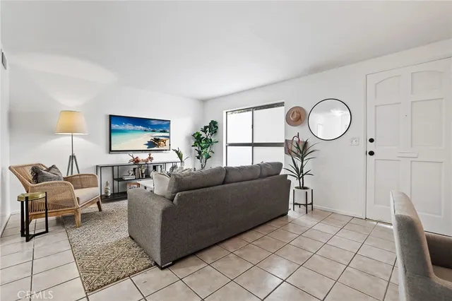 $4,500 | 3342 Bradbury Road, Unit 34, Rossmoor, CA 90720