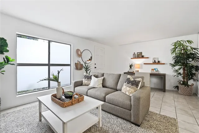 $4,500 | 3342 Bradbury Road, Unit 34, Rossmoor, CA 90720