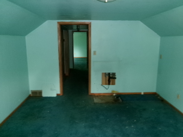 607 North Fleming Road Woodstock, IL 60098 - Photo 11 of 12 a view of an empty room