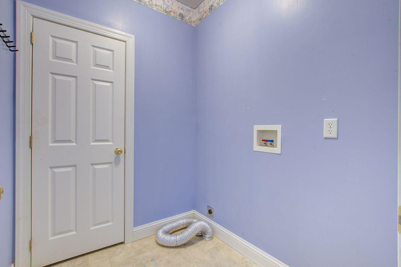 1668 Old Military Road Charleston, SC 29412 - Photo 18 of 49 1668_(13)
