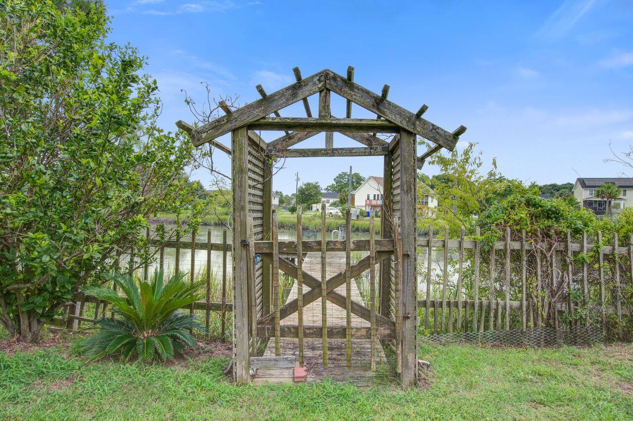 1668 Old Military Road Charleston, SC 29412 - Photo 42 of 49 1668_(37)