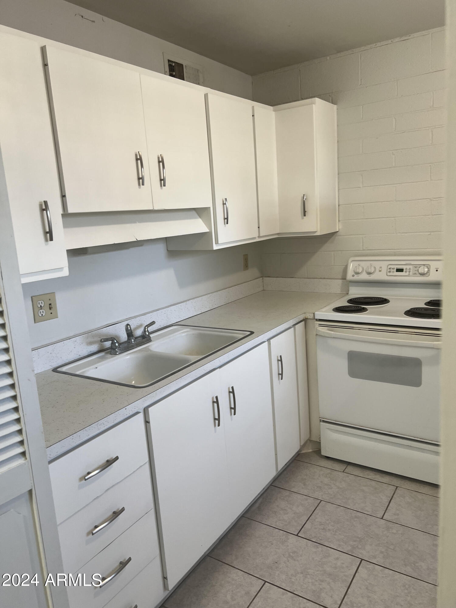 2604 West Berridge Lane, Unit C103 Phoenix, AZ 85017 - Photo 3 of 16 unnamed (4)
