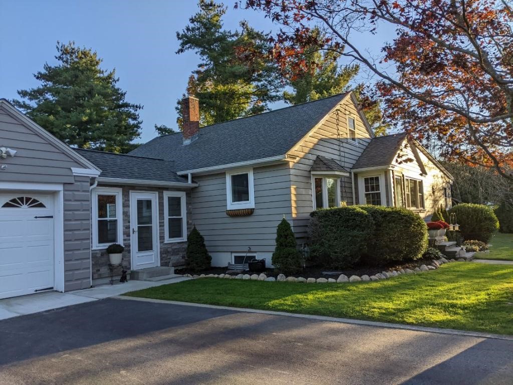 10 Orchard Valley Drive Cranston, RI 02921 - Photo 3 of 31 Front of house from driveway view