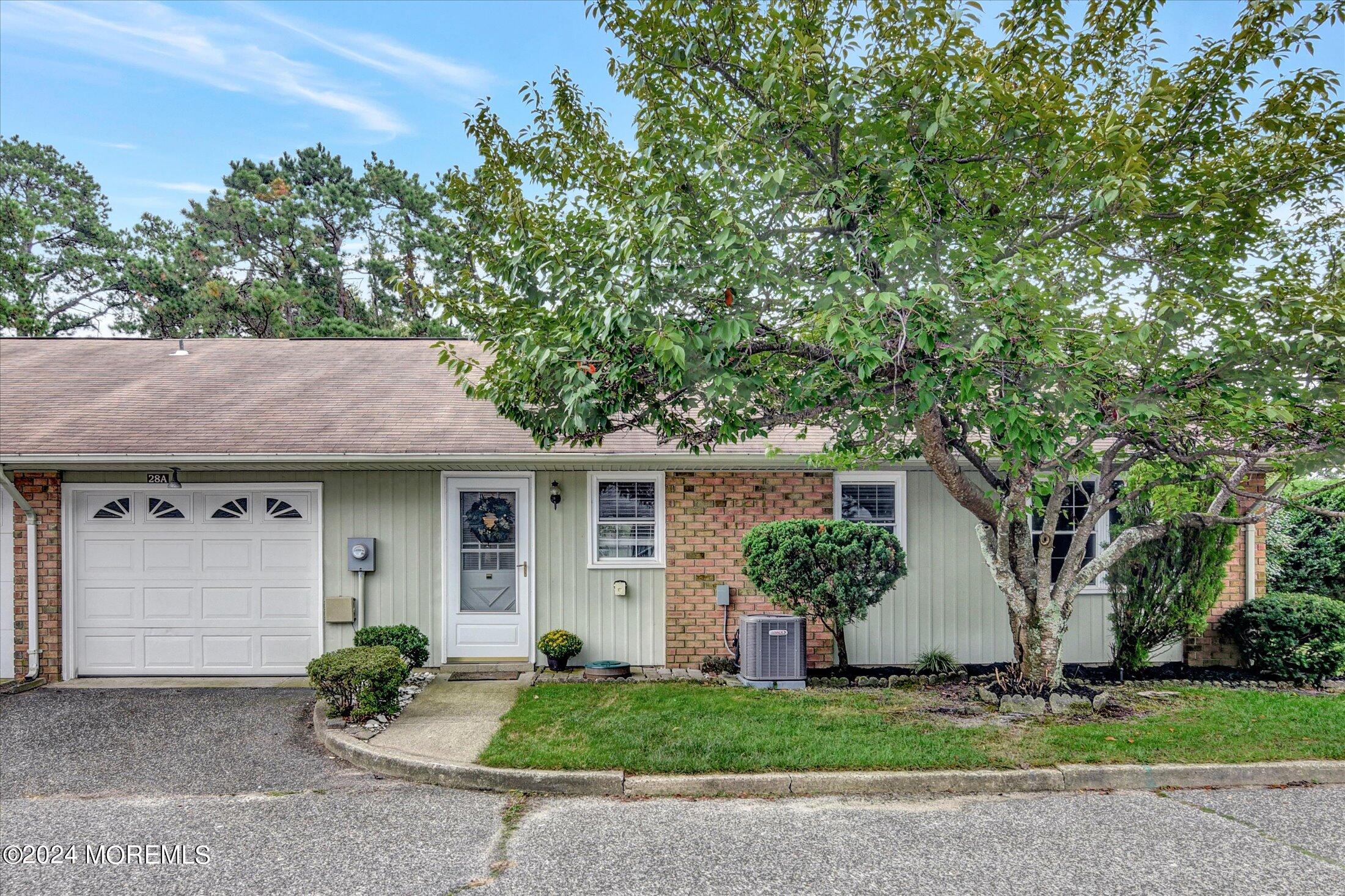 28A Edinburgh Ln Unit A  